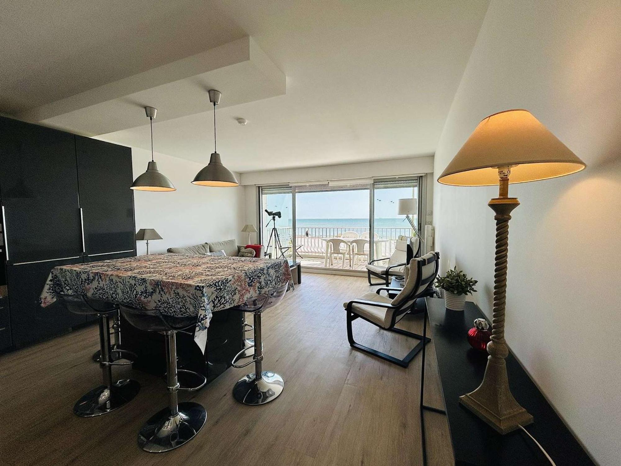 Moderne 3p Avec Terrasse, Face Mer, - Fr-1-245-209