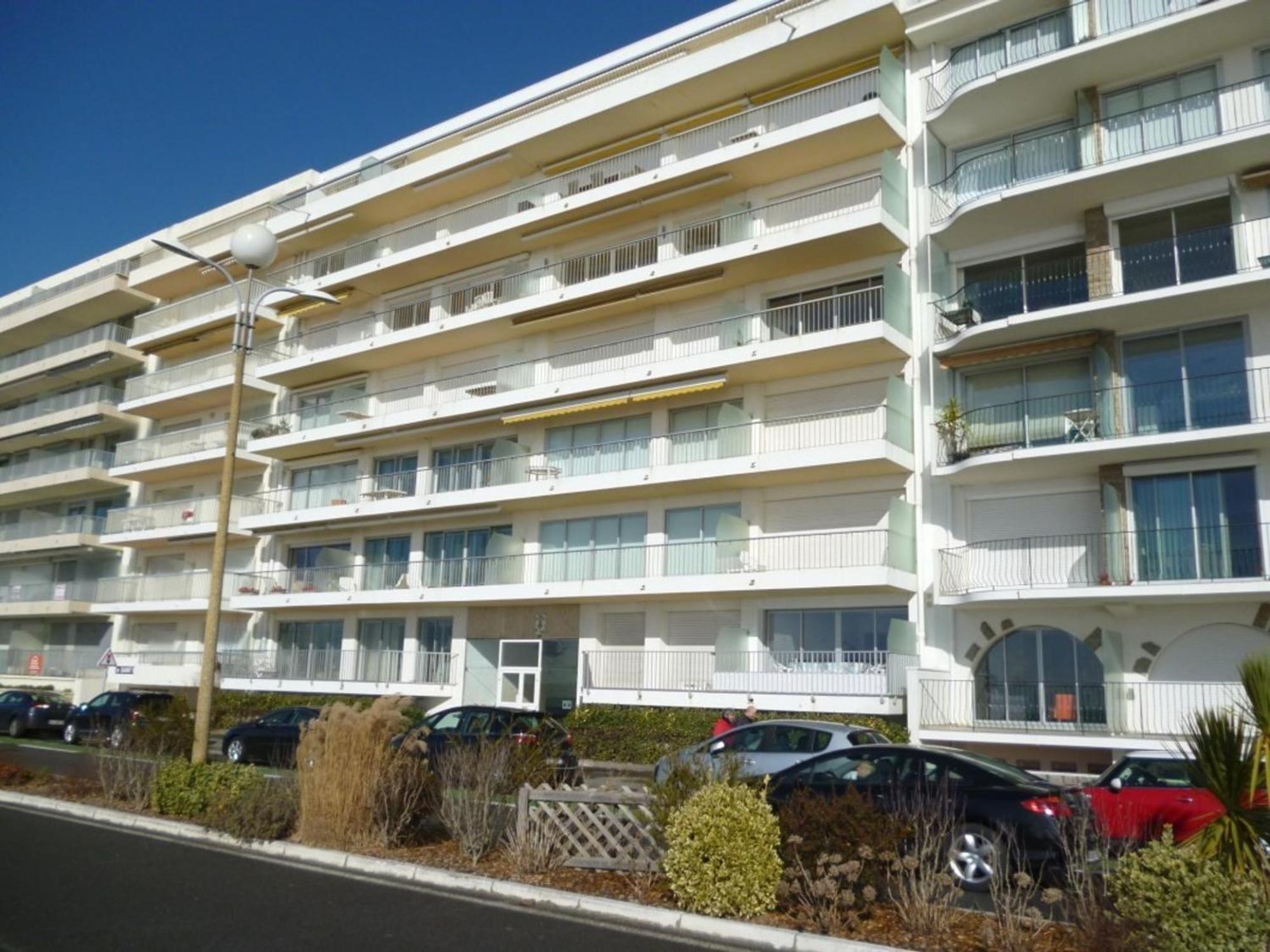 Appartement Moderne 3p Avec Terrasse, Face Mer, - Fr-1-245-209