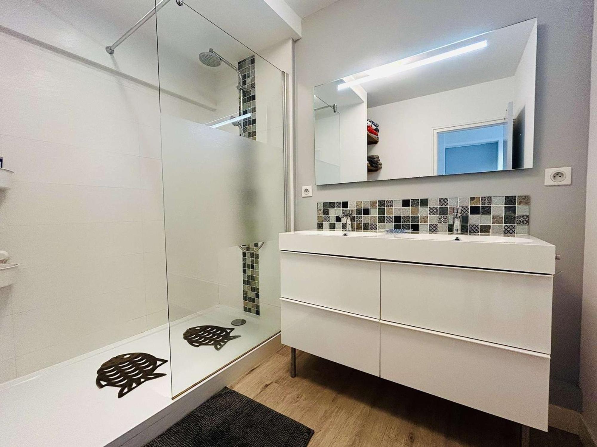Moderne 3p Avec Terrasse, Face Mer, - Fr-1-245-209 Appartement *
